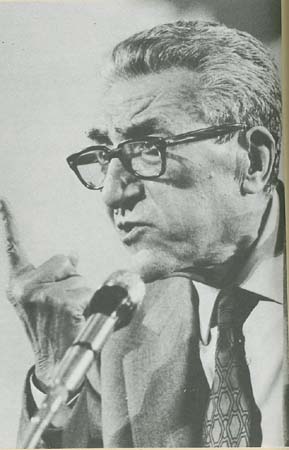1959 - Riccardo Lombardi tiene la relazione introduttiva al convegno sulle Partecipazioni statali 