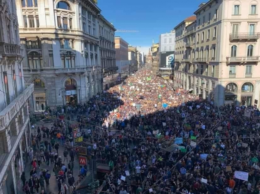 AMBIENTE E IMMIGRAZIONE, IN PIAZZA SENZA BANDIERE  di Roberto Biscardini   