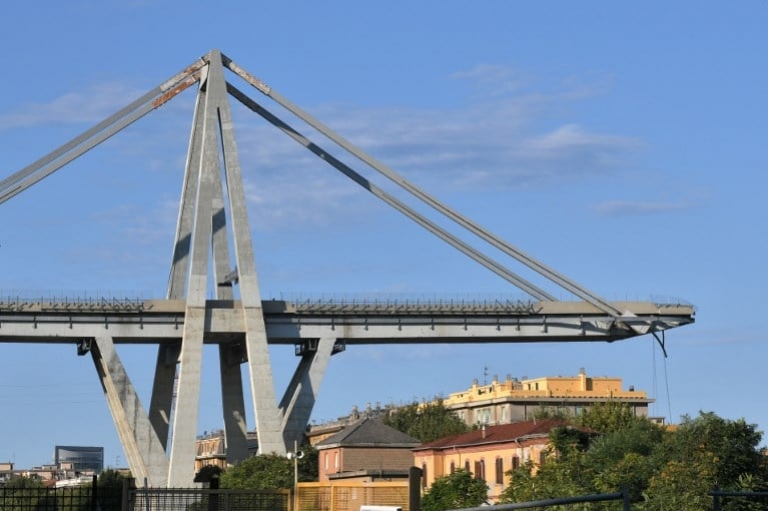 PRIVATIZZAZIONI, IMPRESE PUBBLICHE E LE CONCESSIONI PUBBLICHE IN MATERIA DI AUTOSTRADE di Francesco Bochicchio