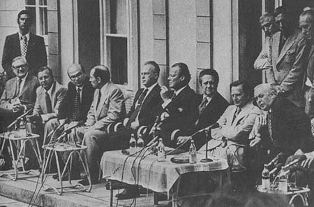 1981 - Incontro dei leaders dell'Internazionale Socialista tra i quali Bettino Craxi, Willy Brandt, Mario Soares, François Mitterand