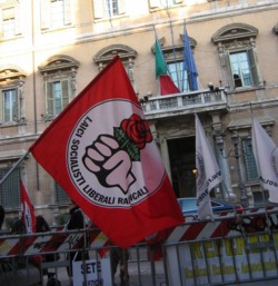 LA ROSA NEL PUGNO È UNA GRANDE SPERANZA, FACCIAMOLA FIORIRE – Enrico Boselli, 2 novembre 2006